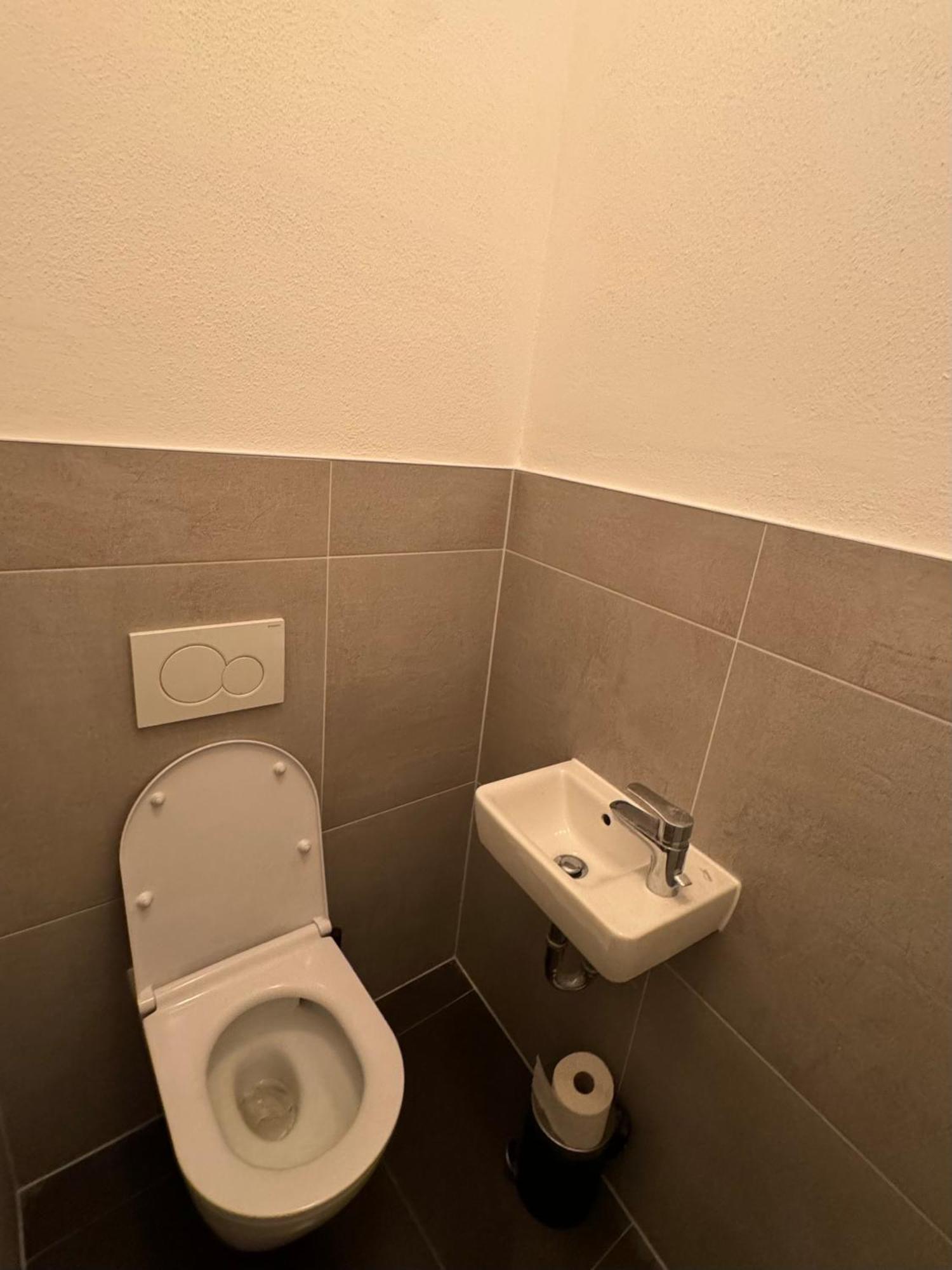 Zentrale Wohnung Mit Balkon Coblenza Esterno foto